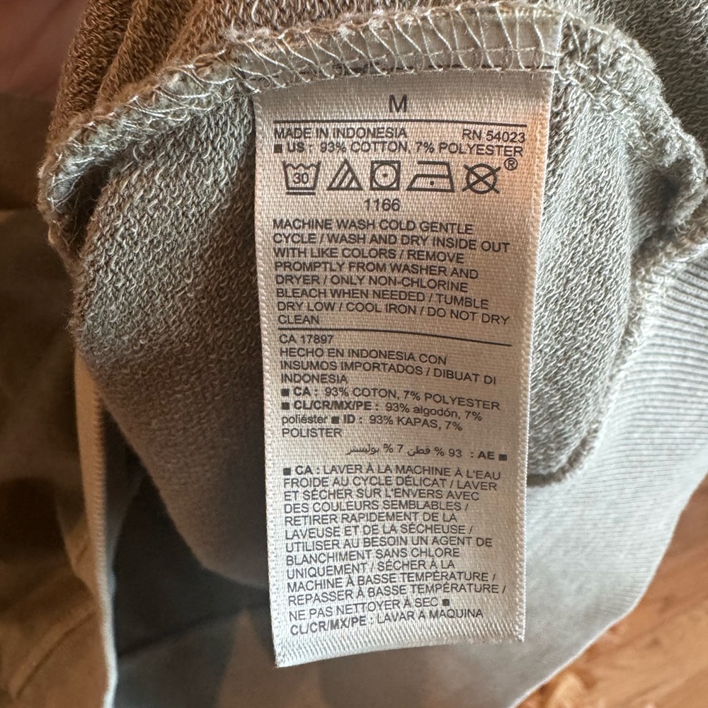 Women’s Old Navy Sage Green Short Sleeve Top - Picture 4 of 4